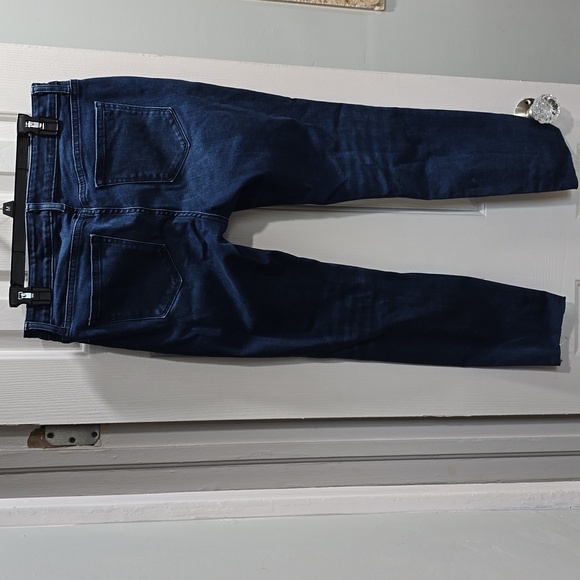 Vineyard Vines Jeans - Picture 10 of 15